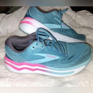 Brooks Ghost Max 2 womens size 9.5